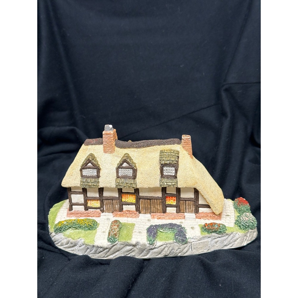 Peter Tomlins Swallow Beck Row Figurine Multicolor Thatched Cottage 1986 Vintage